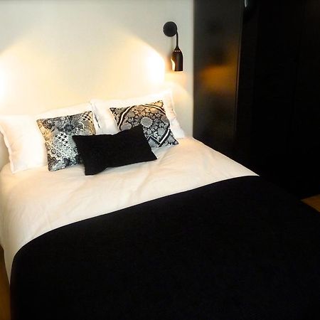 Duplex De Charme Au Coeur De Montmartre Lägenhet Paris Rum bild