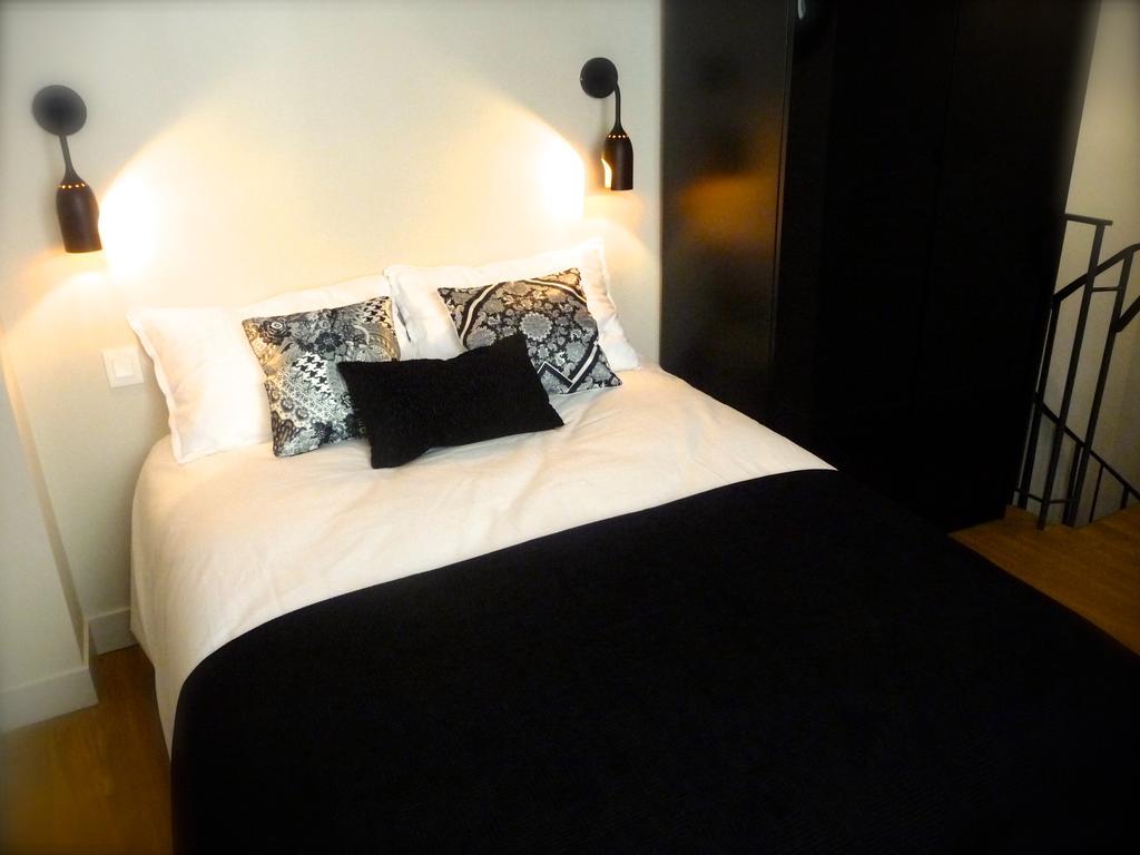 Duplex De Charme Au Coeur De Montmartre Lägenhet Paris Rum bild