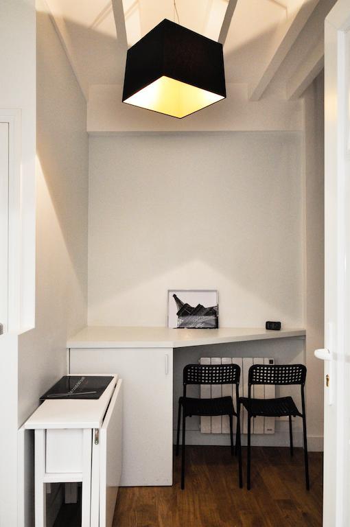 Duplex De Charme Au Coeur De Montmartre Lägenhet Paris Rum bild