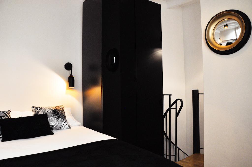 Duplex De Charme Au Coeur De Montmartre Lägenhet Paris Rum bild