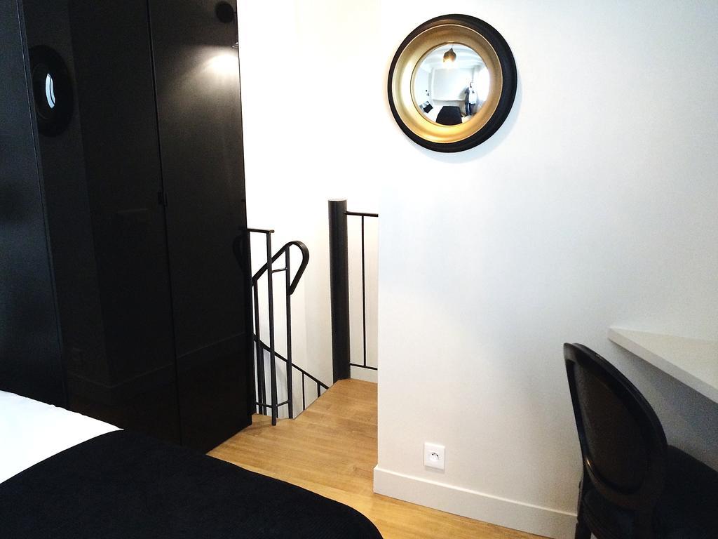 Duplex De Charme Au Coeur De Montmartre Lägenhet Paris Rum bild
