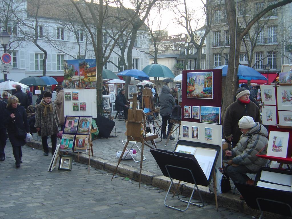 Duplex De Charme Au Coeur De Montmartre Lägenhet Paris Exteriör bild